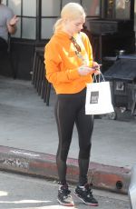 SAMARA WEAVING Out fot Lunch in Los Angeles 10/17/2019