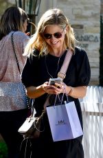 SARAH MICHELLE GELLAR Out for Lunch in Los Angeles 10/09/2019