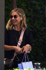 SARAH MICHELLE GELLAR Out for Lunch in Los Angeles 10/09/2019