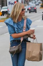 SARAH MICHELLE GELLAR Out in Santa Monica 09/27/2019
