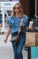 SARAH MICHELLE GELLAR Out in Santa Monica 09/27/2019