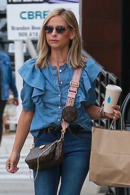 SARAH MICHELLE GELLAR Out in Santa Monica 09/27/2019