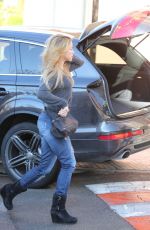 SHAKIRA Arrives at Her House in Barcelona 09/28/2019