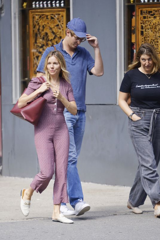 SIENNA MILLER, TARA SUMMERS and Lucas Zwirner Out in New York 09/30/2019