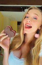 SOPHIA DIAMOND - Instgagram Photos 10/09/2019