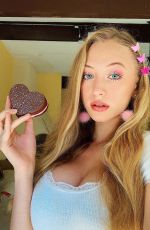 SOPHIA DIAMOND - Instgagram Photos 10/09/2019