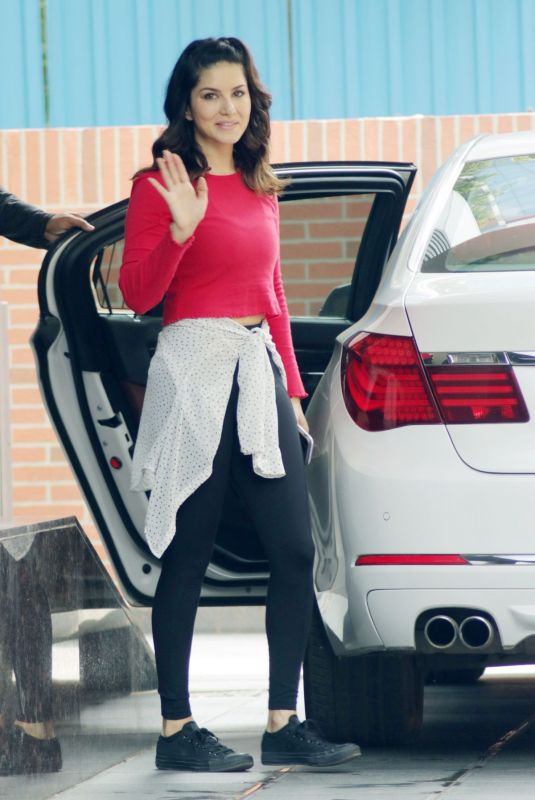 SUNNY LEONE Out and About in Mumbai 10/09/2019