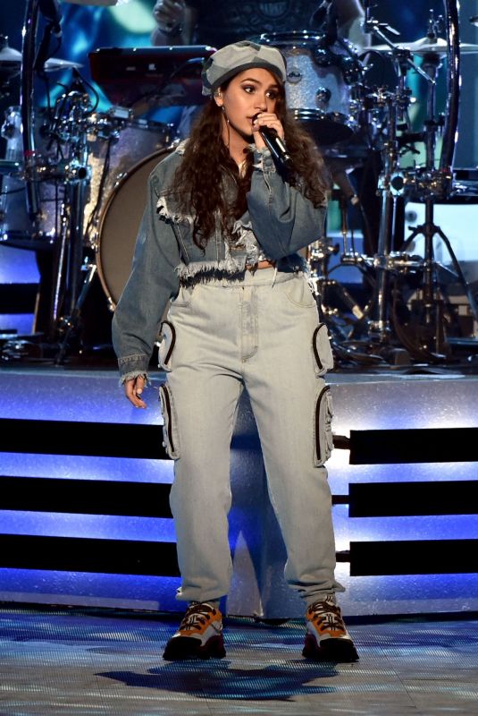 ALESSIA CARA Performs Rooting For You at People