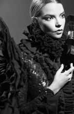 ANYA TAYLOR-JOY for Viktor & Rolf Flowerbomb Fragrance, 2019