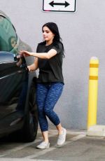 ARIEL WINTER Picks Up Her Dogs at a Salon in Los Angeles 11/04/2019