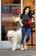ARIEL WINTER Picks Up Her Dogs at a Salon in Los Angeles 11/04/2019