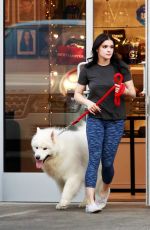 ARIEL WINTER Picks Up Her Dogs at a Salon in Los Angeles 11/04/2019