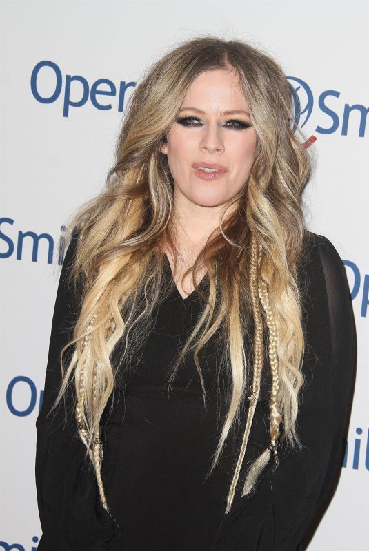 AVRIL LAVIGNE at Operation Smile’s Hollywood Fight Night in Beverly Hills 11/06/2019