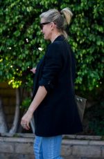 CAMERON DIAZ Out and About in Los Angeles 23/11/2019