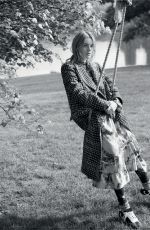 CAMILLE ROWE in Elle Magazine, Italy December 2019