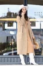 CARA SANTANA Sshopping at Barney