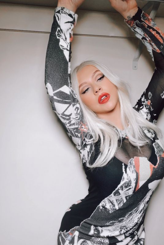 CHRISTINA AGUILERA - Instagram Photos 11/21/2019