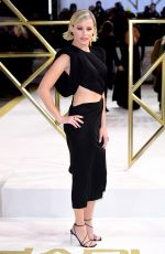 ELIZABETH BANKS at Charlie