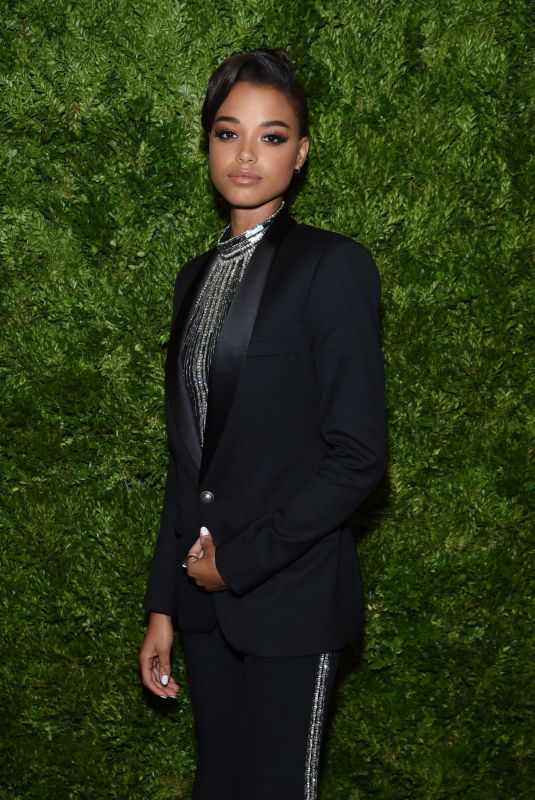 ELLA BALINSKA at Cfda & Vogue Fashion Fund Awards in New York 11/04/2019