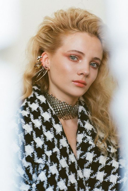 FREYA ALLAN for Schon! Magazine, November 2019