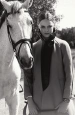 FRIDA GUSTAVSSON in Elle Magazine, Italy November 2019