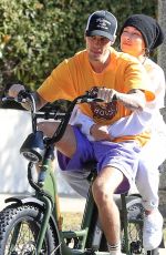 HAILEY and Justin BIEBER Out for Breakfast in Beverly Hills 11/16/2019