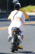 HAILEY and Justin BIEBER Out for Breakfast in Beverly Hills 11/16/2019