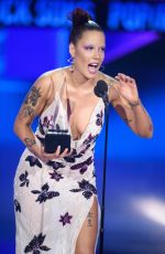 HALSEY at 2019 America Music Awards in Los Angeles 11/24/2019