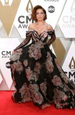 HALSEY at 2019 CMA Awards in Nashville 11/13/2019