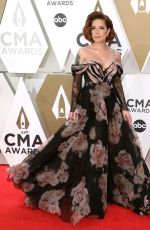 HALSEY at 2019 CMA Awards in Nashville 11/13/2019