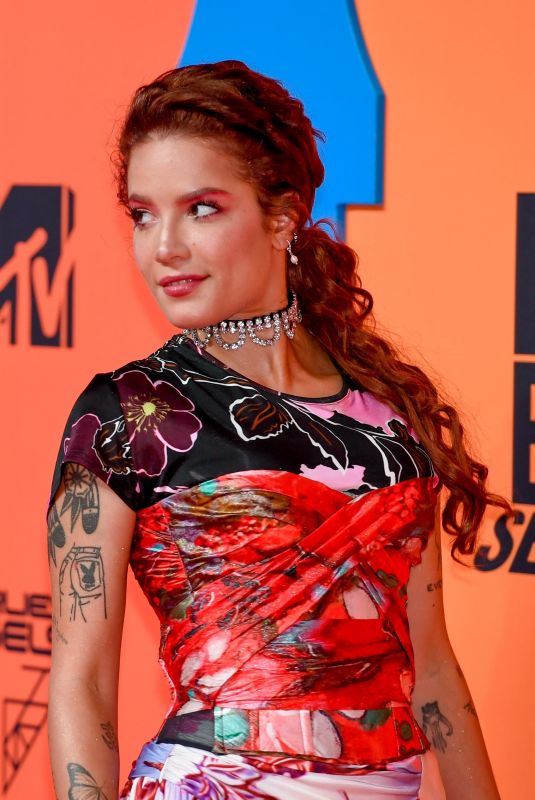 HALSEY at MTV Europe Music Awards in Seville 11/03/2019