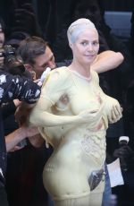 HEIDI KLUM Preps for Halloween 2019 in New York 10/31/2019