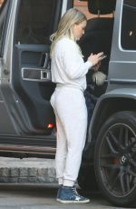 HILARY DUFF Arrives at Pet Hospital in Sherman Oaks 11/11/2019
