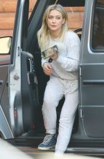 HILARY DUFF Arrives at Pet Hospital in Sherman Oaks 11/11/2019