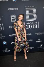 JANINA UHSE at place2be Influencer Award 11/16/2019