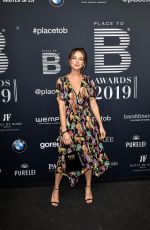 JANINA UHSE at place2be Influencer Award 11/16/2019