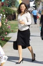 JENNIFER GARNER Arrives at Sunday Church Services in Palisades 11/10/2019