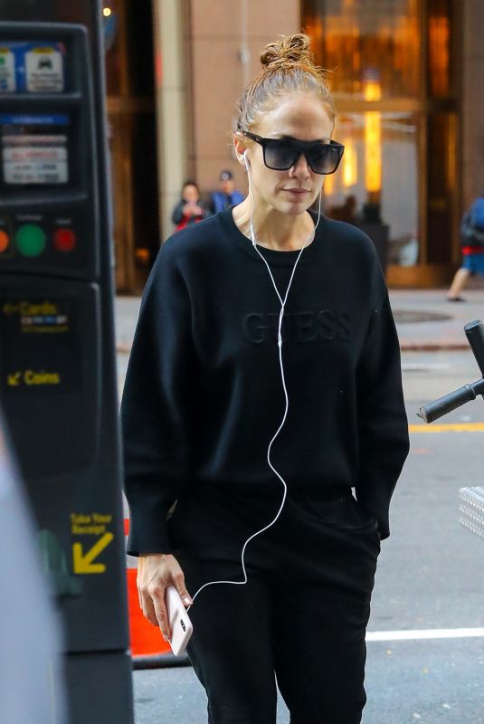 JENNIFER LOPEZ Arrives on the Set of Marry Me in New York 11/01/2019