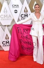 JENNIFER NETTLES at 2019 CMA Awards in Nashville 11/13/2019
