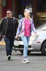JOJO SIWA Out for Lunch at Marie Callender in Sherman Oaks 11/19/2019