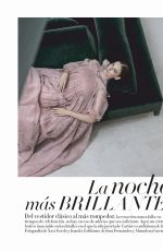 JULIA BERGSHOEFF in Harper