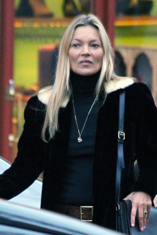 KATE MOSS Out Shopping in Notting Hill 11/19/2019