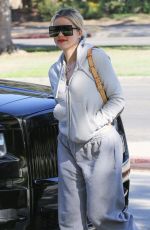 KHLOE KARDASHIAN Out and About in Calabasas 11/12/2019