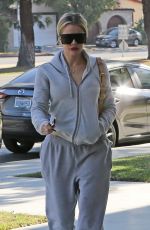 KHLOE KARDASHIAN Out and About in Calabasas 11/12/2019