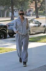 KHLOE KARDASHIAN Out and About in Calabasas 11/12/2019