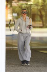 KHLOE KARDASHIAN Out and About in Calabasas 11/12/2019