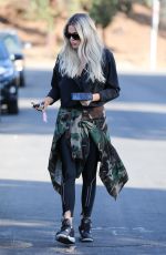 KHLOE KARDASHIAN Out and About in Van Nuys 11/26/2019