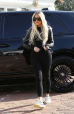 KHLOE KARDASHIAN Shopping at Toy Crazy at Malibu Country Mart 11/07/2019