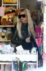 KHLOE KARDASHIAN Shopping at Toy Crazy at Malibu Country Mart 11/07/2019