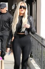 KHLOE KARDASHIAN Shopping at Toy Crazy at Malibu Country Mart 11/07/2019